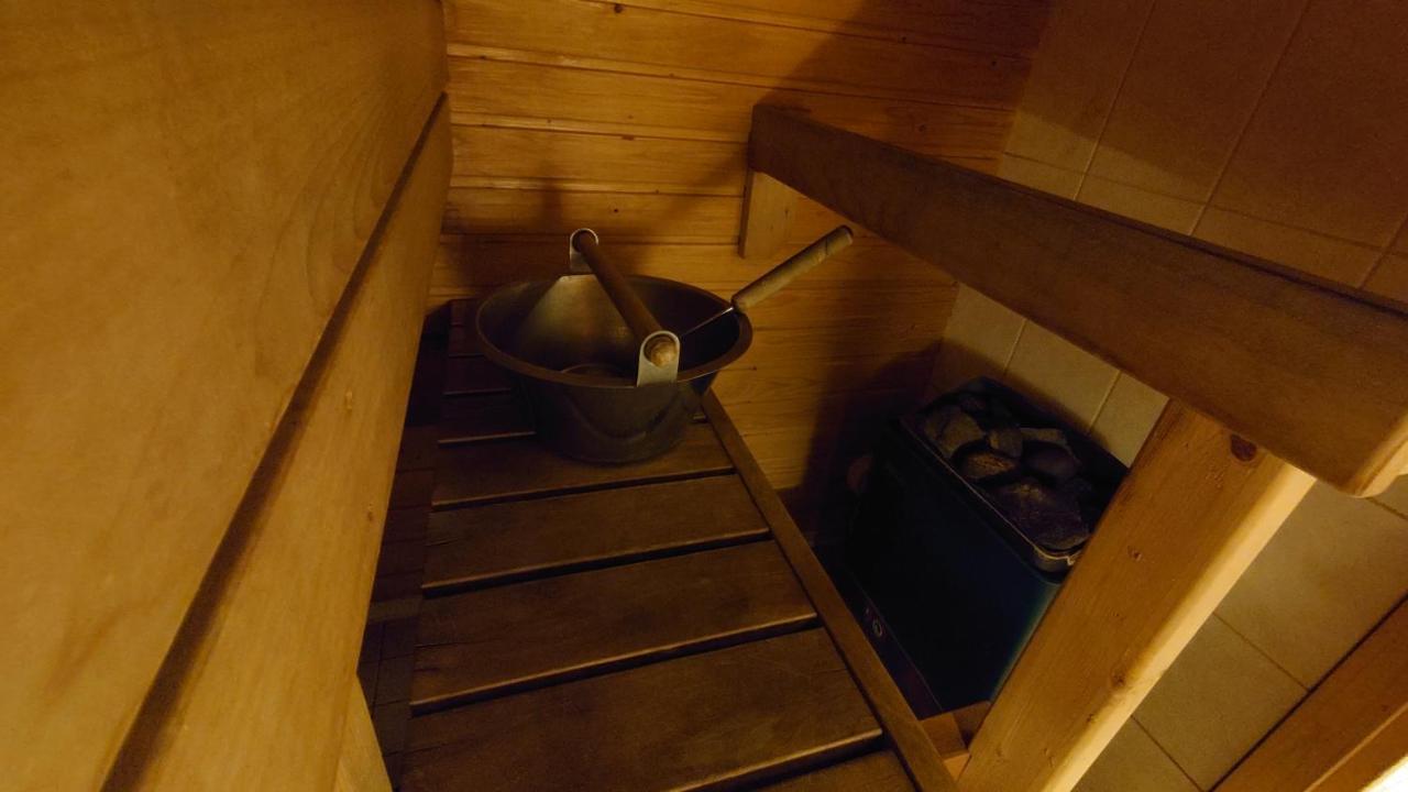 Hotel Guossi カリガスニエミ エクステリア 写真