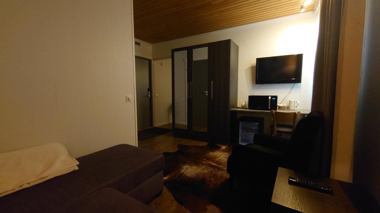 Hotel Guossi カリガスニエミ エクステリア 写真